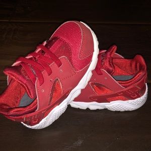 ❤️EUC Nike Hurrache ALL Red Toddler Size 7C❤️